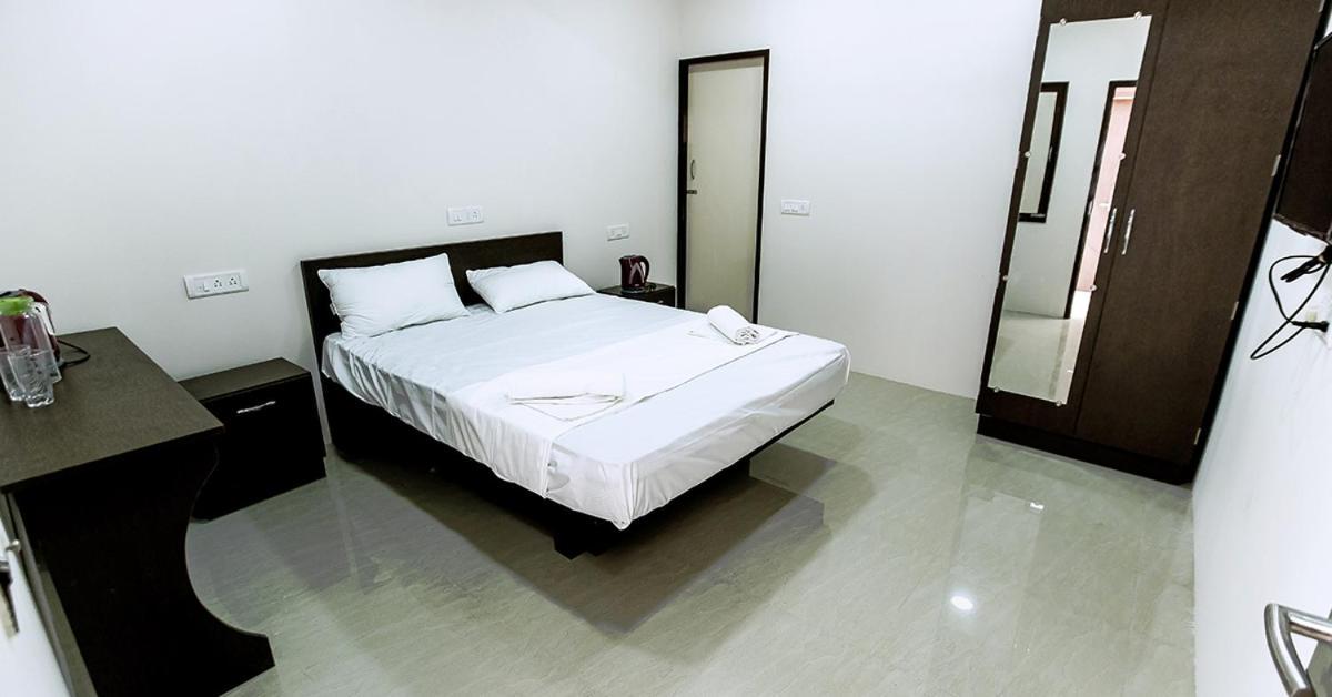 Indra Regency Hotel Thiruttani Exterior photo